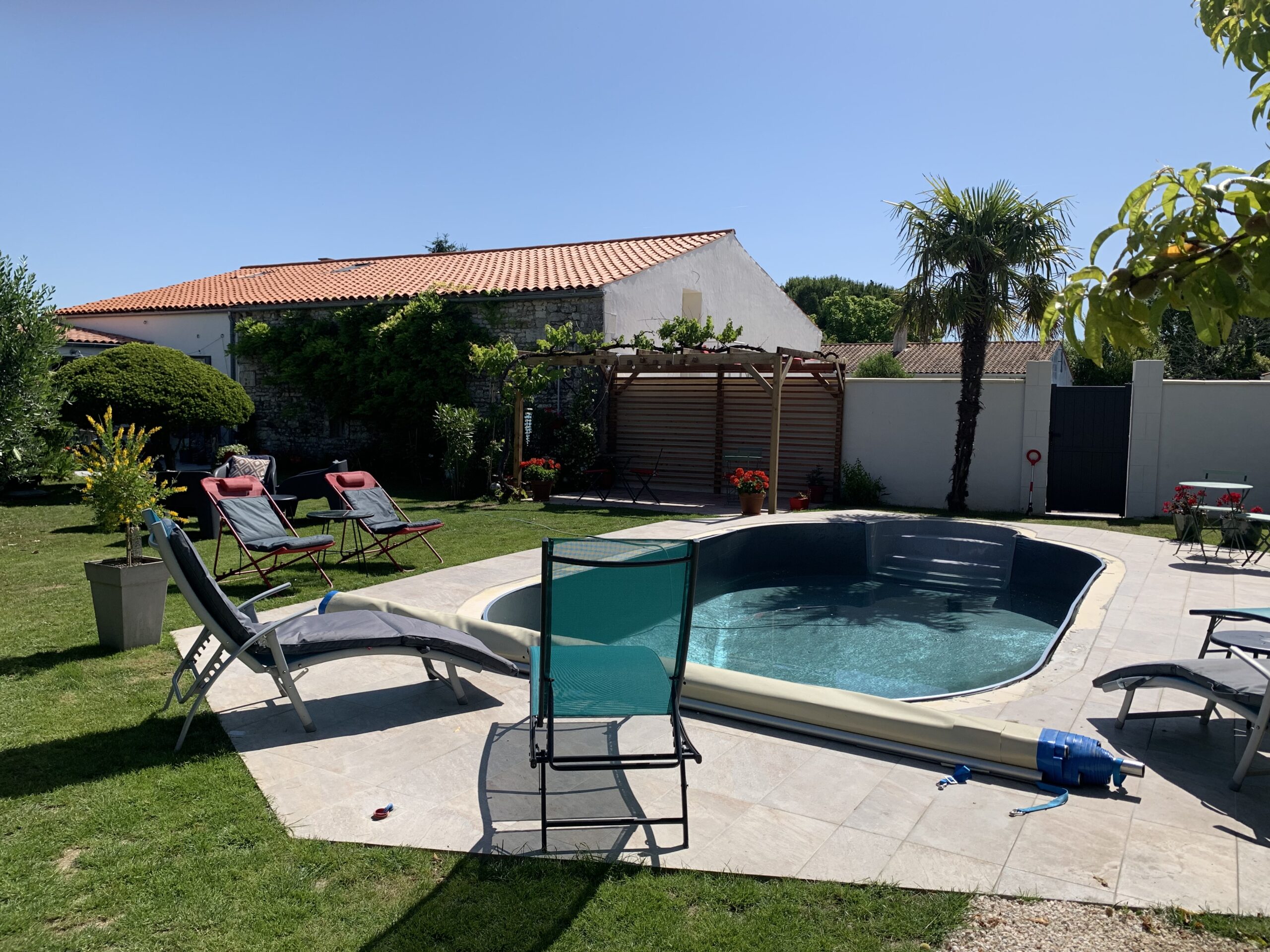 Piscine privée de La Plordonnière, maison d'hôtes bien-être à Mornac-sur-Seudre